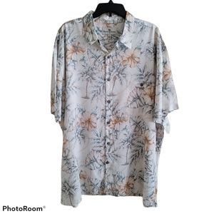 Island Shores Men Button Down Floral shirt!